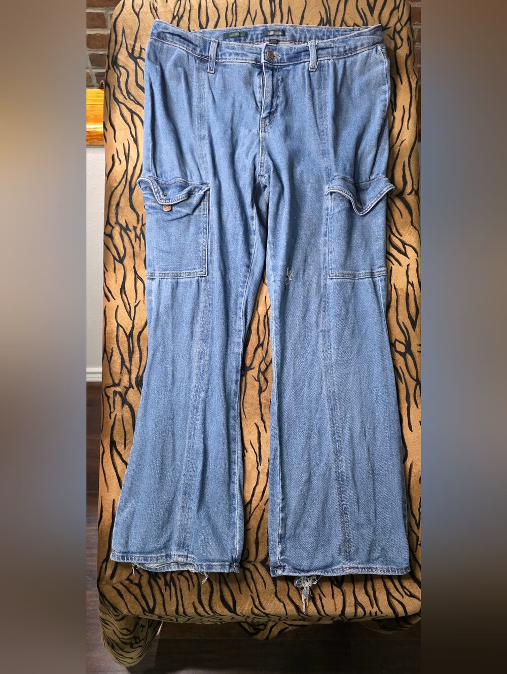 👖 Wild Fable Wide-Leg Distressed Utility Cargo Jeans